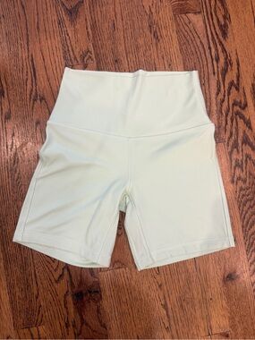 Lululemon exercise shorts in pale mint
